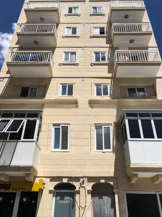 F12 Room 2, Private Room Two Single Beds Privated Bathroom In Shared Flat Msida Exterior foto